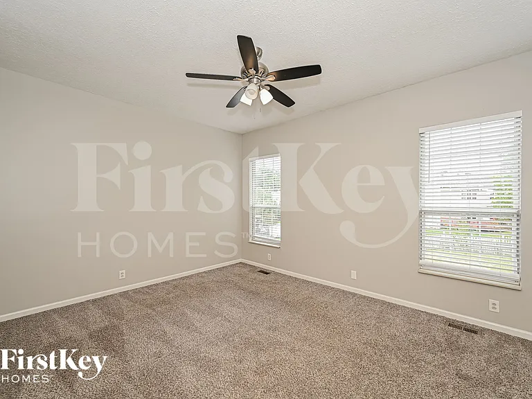 6005 Monroe Xing — Photo 10