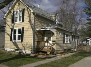 206 N Cross St, Sycamore, IL 60178