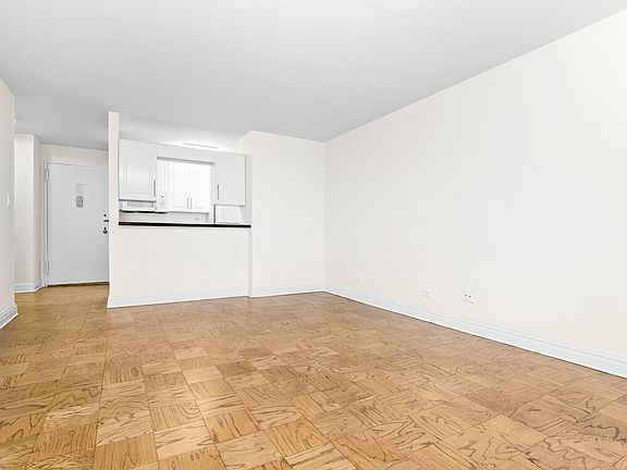 3rd image of 400 E 71st St APT 4Q