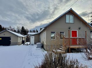 648 N Main St, Pincher Creek, AB T0K1W0
