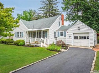 57 Cornell Ave, Smithtown, NY 11787
