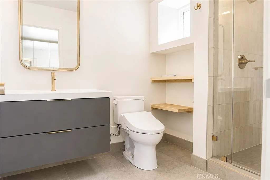 2 bed, 880 sqft, $4,700 — Photo 3