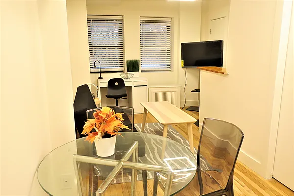 Rented by Sterling Holdings | media 20