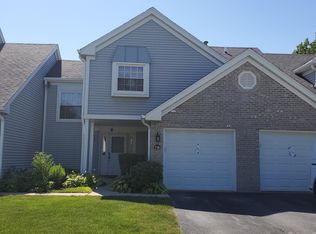 716 Sutton Cir, Wheeling, IL 60090