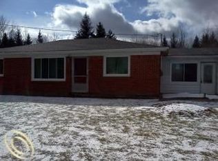 1281 N Lake Pleasant Rd, Attica, MI 48412