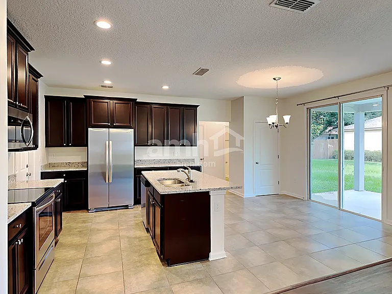 2433 Adams Lake Blvd — Photo 4