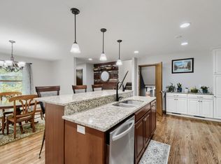10439 Thrush St NW, Coon Rapids, MN 55433