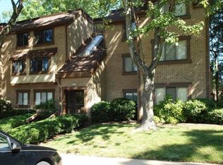 1646 Parkcrest Cir, Reston, VA 20190