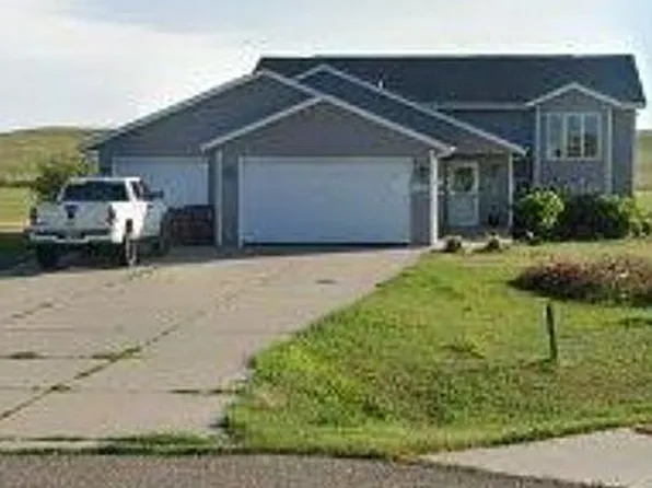 6710 Sarah Point, Bismarck, ND 58504
