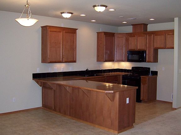 Kitchen and breakfast nook.