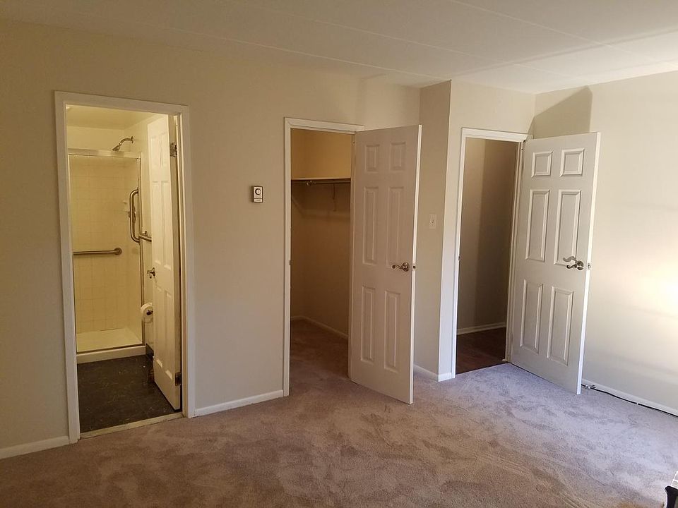 Master bedroom with new carpet