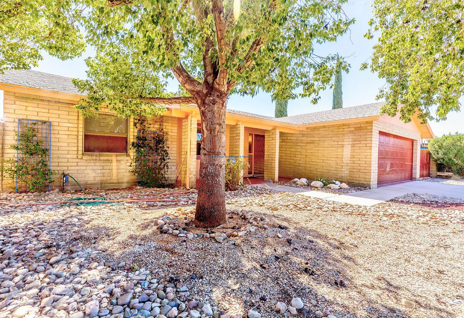 3 bed, 2.0 bath, 1579 sqft, $1,845 — Photo 2