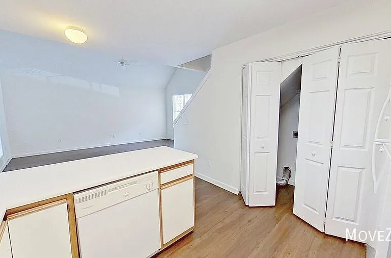 307 Saint Rosea Rd — Photo 8