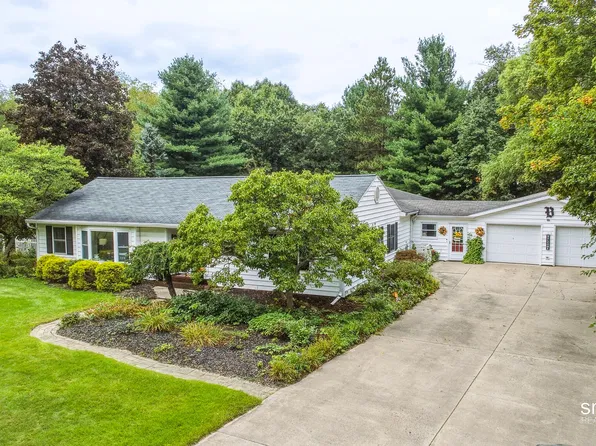 610 W Ellis Ave, Belding, MI 48809