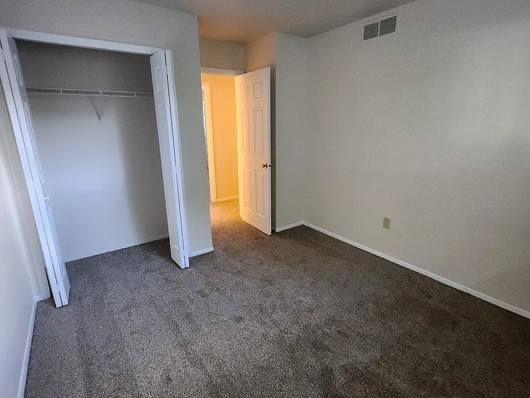 Hampton Park/ Sheffield Village Apartments&Townhomes — Photo 31