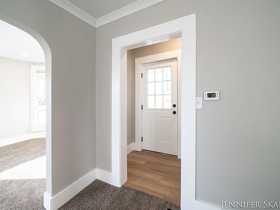 5th image of 834 Madison Ave SE