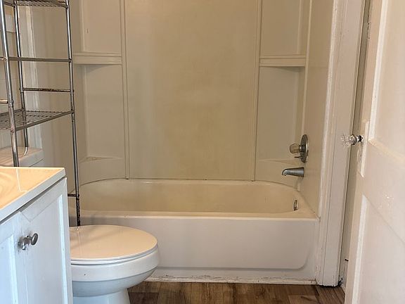 5th image of 114-116 5th St #114