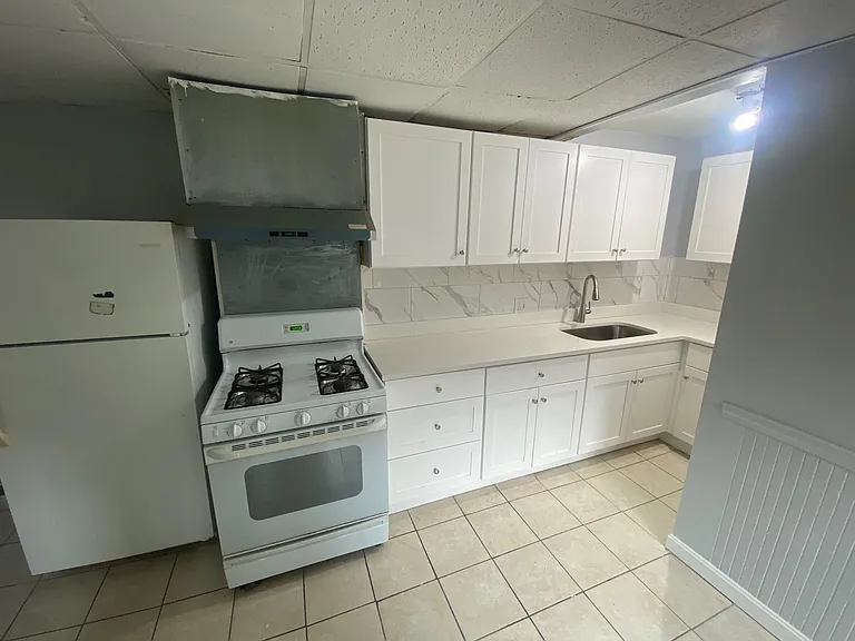 50 Phillips St #1 — Photo 9