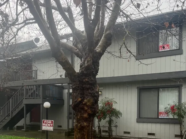 2177 Meadowbrook Ct, Santa Rosa, CA 95403