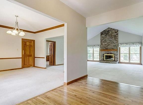 4th image of 16824 Sunset Circle Dr
