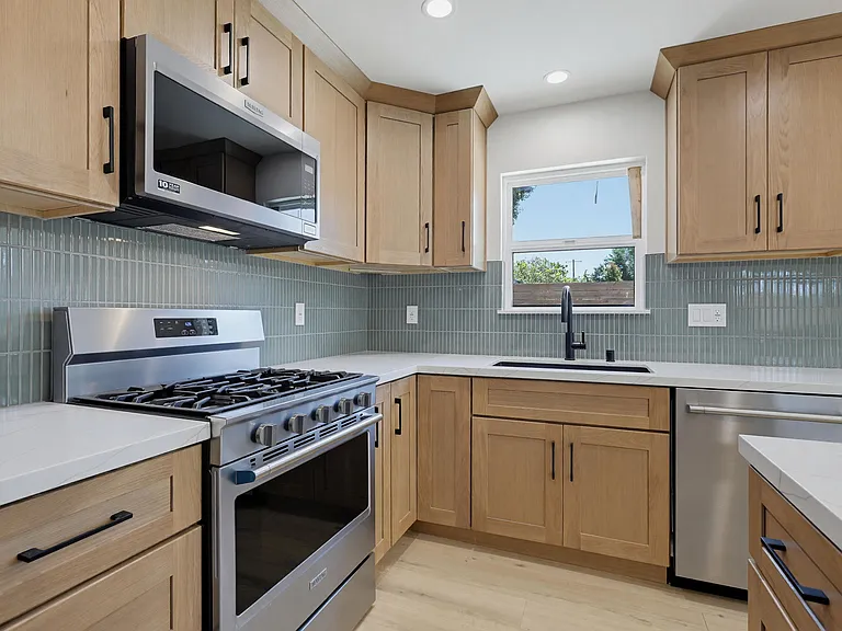 2036 Pomona Ave #C — Photo 25