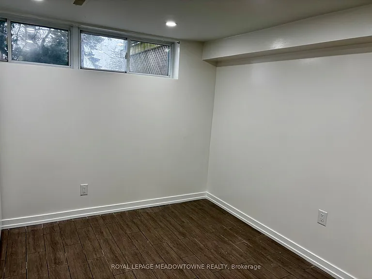 736 Sunnypoint Dr #B — Photo 8