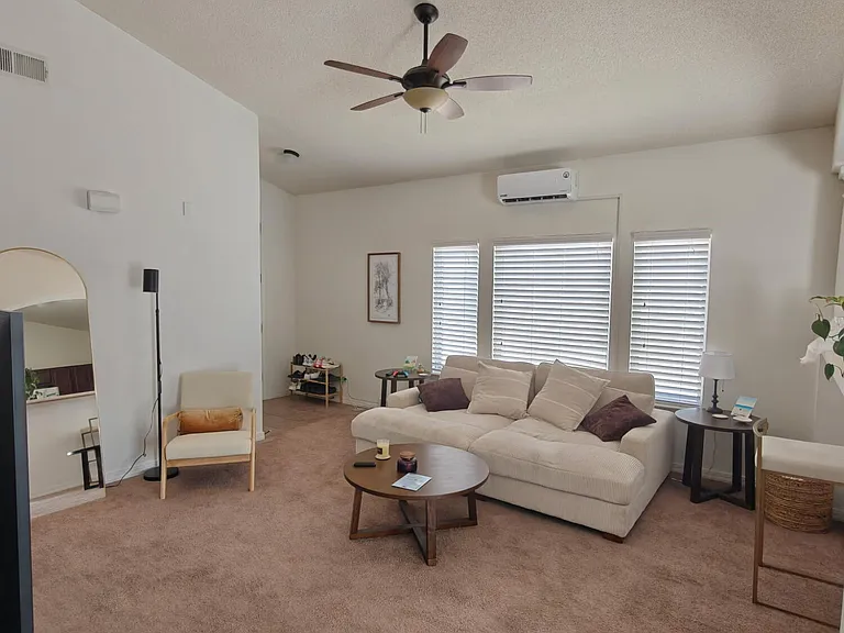 2232 Honour Point Pl — Photo 3