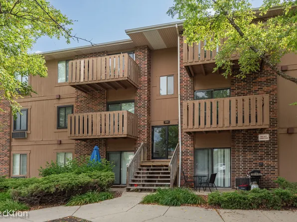 1091 Rodenburg Rd APT 303, Roselle, IL 60172