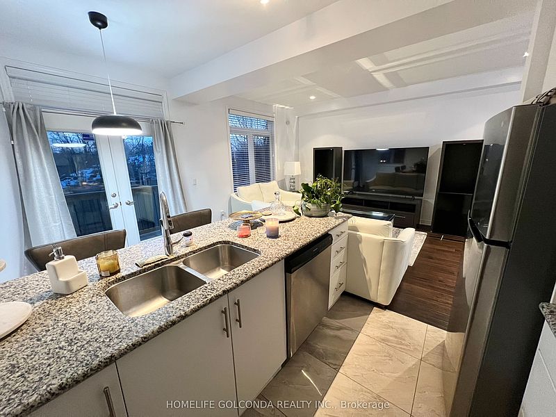 Oakville Townhouse for rent - 4 Bedrooms — photo 3
