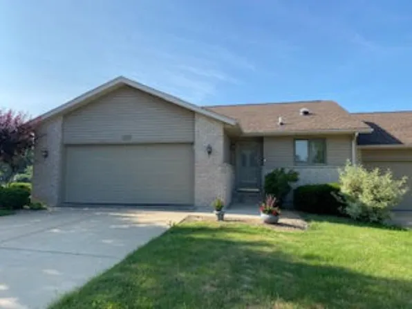 1911 Mustang Ct, Freeport, IL 61032