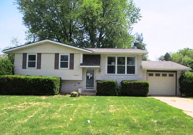 1st image of 1004 N Yale Dr