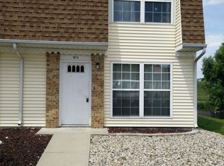 301 Weeks St APT A, Albion, IN 46701
