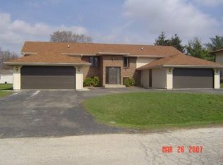 5144 Seaton Hall Dr APT 1, Machesney Park, IL 61115