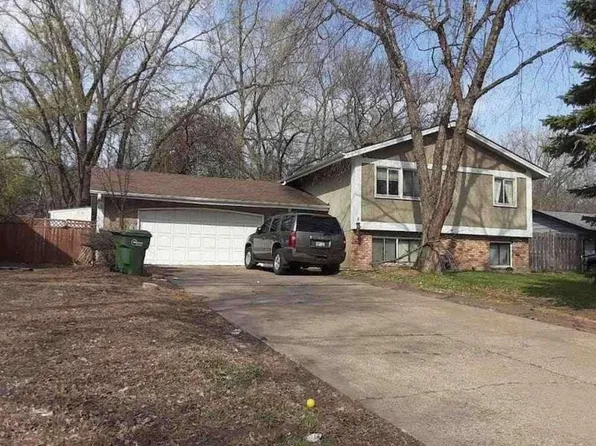 2472 Pearson Pkwy, Brooklyn Park, MN 55444