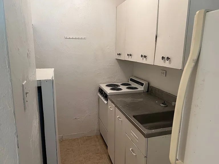 873 Campus Cir — Photo 6