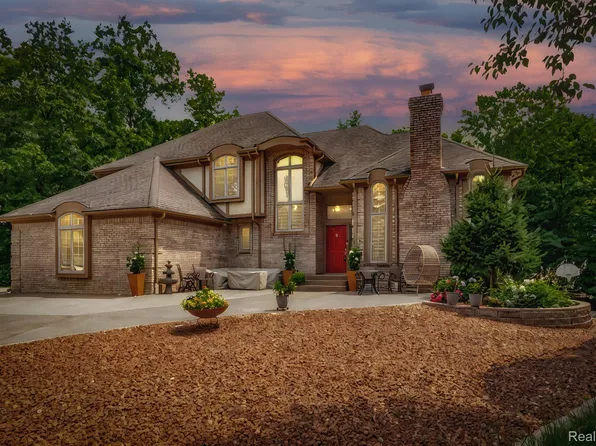 37891 Sunderland Ct, Farmington Hills, MI 48331