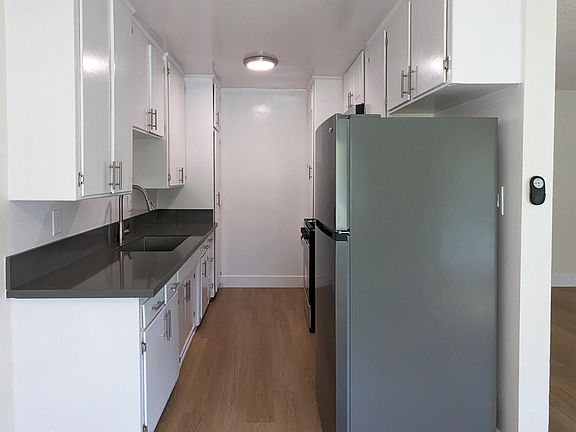 4th image of 3910 Coco Ave #8