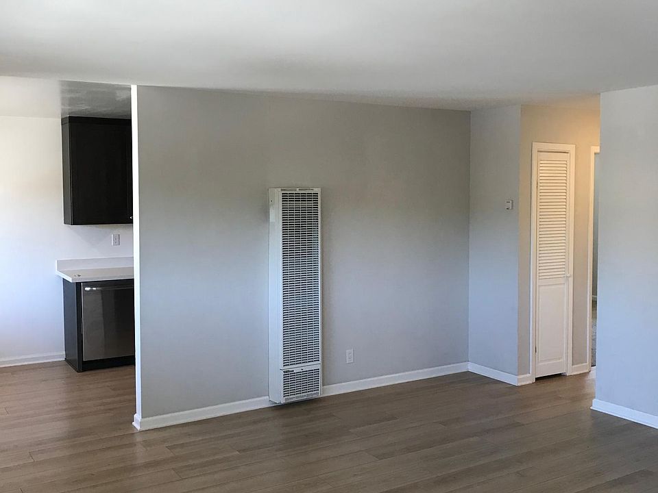 1st image of 30 Central Dr APT 10