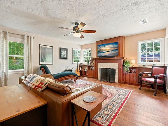 5th image of 616 NW 8th Pl