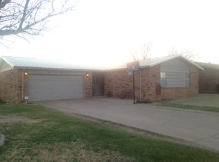 4101 Villa Dr, Plainview, TX 79072