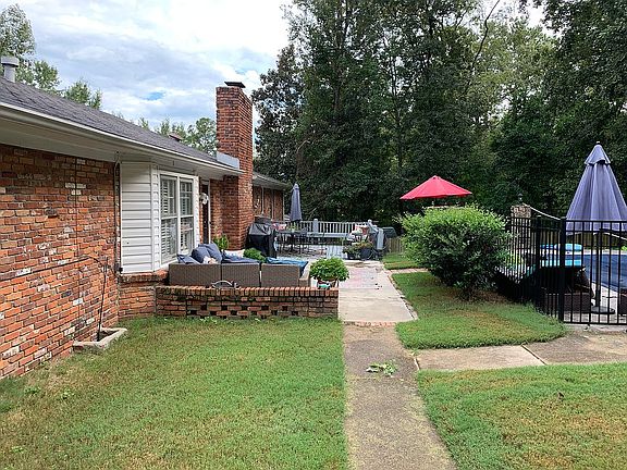 4th image of 1522 Maplewood Dr