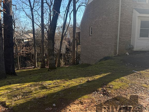 2nd image of 212 Woodcastle Dr