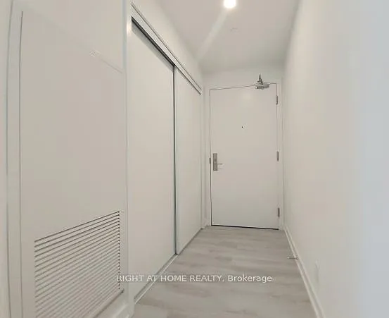 33 Helendale Ave #1312 — Photo 13