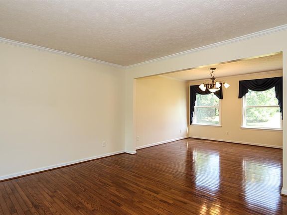 5th image of 7620 Lakewater Dr