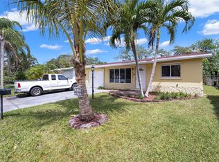 6281 SW 8th St, North Lauderdale, FL 33068