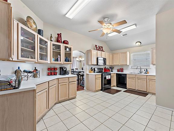 4th image of 18610 Twigsworth Ln