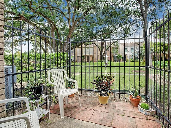 4th image of 800 Country Place Dr Unit 606