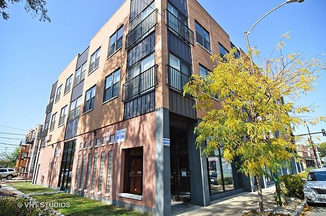 1st image of 7554 N California Ave Unit 305