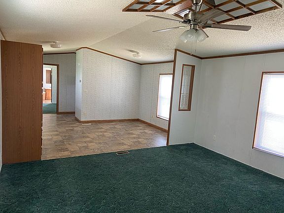 5th image of 240 W Magnolia Dr