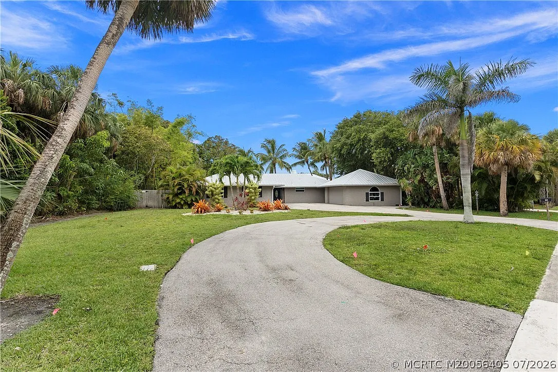 5 bed, 4.0 bath, 2429 sqft, $5,500 — Photo 2